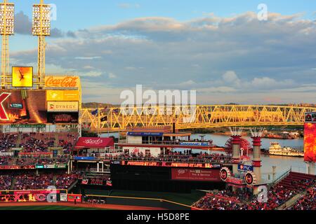 The Great American Ballpark, home to the Cincinnati Reds along the banks of the Ohio River. Cincinnati, Ohio, USA. Stock Photo