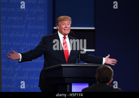 Las Vegas, USA. 19th Oct, 2016. Republican presidential candidate Donald Trump participates in the third and final presidential debate at the University of Nevada Las Vegas (UNLV) in Las Vegas, Nevada, the United States, Oct. 19, 2016. Credit:  Yin Bogu/Xinhua/Alamy Live News Stock Photo