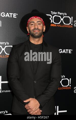 Los Angeles, CA, USA. 17th Oct, 2016. Yousef Erakat at arrivals for TYLER PERRY'S BOO! A MADEA HALLOWEEN Premiere, ArcLight Hollywood Cinerama Dome, Los Angeles, CA October 17, 2016. © Priscilla Grant/Everett Collection/Alamy Live News Stock Photo