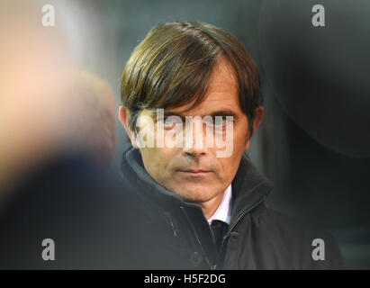 Munich, Germany. 19th Oct, 2016. Eindhoven's head coach Phillip Cocu seen at the UEFA Champions League soccer match between FC Bayern Munich and PSV Eindhoven in the Allianz Arena in Munich, Germany, 19 October 2016. Photo: Tobias Hase/dpa/Alamy Live News Stock Photo