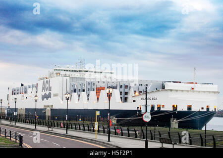 ACL 'Atlantic Sea' Royal christening, Liverpool, Merseyside. 20th October 2016. 'The first Royal christening of a ship on the Mersey. Credit:  Cernan Elias/Alamy Live News Stock Photo
