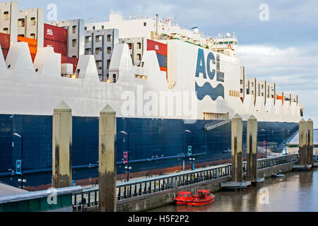 ACL 'Atlantic Sea' Royal christening, Liverpool, Merseyside. 20th October 2016. 'The first Royal christening of a ship on the Mersey. Credit:  Cernan Elias/Alamy Live News Stock Photo
