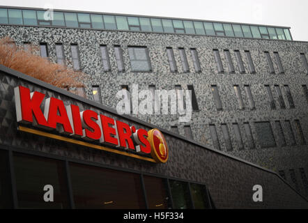 Cologne, Germany. 20th Oct, 2016. The logo of the German supermarket chain Kaiser's Tengelmann in Cologne, Germany, 20 October 2016. The ailing chain currently faces the closure of numerous local stores. Photo: Oliver Berg/dpa/Alamy Live News Stock Photo