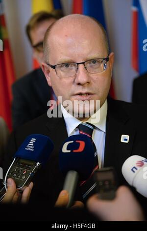 Brussels, Belgium. 20th Oct, 2016. Czech PM Sobotka attends EU summit, meeting of V4 prime ministers in Brussels, Belgium, October 20, 2016. Credit:  Jakub Dospiva/CTK Photo/Alamy Live News Stock Photo