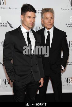 New York, NY, USA. 20th Oct, 2016. Calvin Klein and guest attends the American Ballet Theater 2016 Fall Gala on October 20, 2016 at David H. Koch Theater at Lincoln Center in New York City. Credit:  John Palmer/Media Punch/Alamy Live News Stock Photo