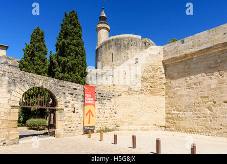 Entrance to the ramparts tour and the medieval Tour de Constance, Aigues-Mortes, France Stock Photo