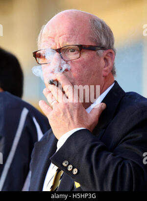 Oxford United manager Jim Smith - Grays Athletic vs Oxford United - Blue Square Premier League at the New Rec- 11/09/07 Stock Photo