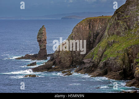 Old Man of Stoer, 60 metres high sea stack of Torridonian sandstone, Point of Stoer in Sutherland, Scottish Highlands, Scotland Stock Photo