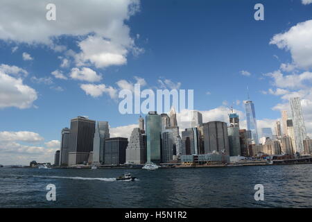 DOWNTOWN SKYLINE EAST RIVER MANHATTAN NEW YORK CITY USA Stock Photo - Alamy