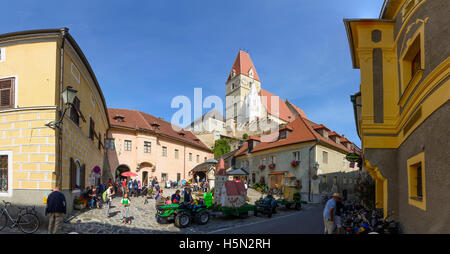 Weißenkirchen in der Wachau: Thanksgiving, church, Marktplatz (Market Square),  Teisenhoferhof today museum Wachaumuseum, model Stock Photo