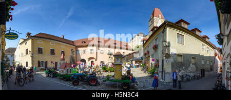 Weißenkirchen in der Wachau: Thanksgiving, church, Marktplatz (Market Square),  Teisenhoferhof today museum Wachaumuseum, model Stock Photo