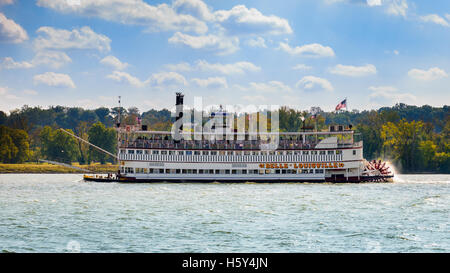 Louisville, Kentucky, USA - Oct. 15, 2016:  The Belle of Louisville is the oldest operating Mississippi River-style steamboat in Stock Photo