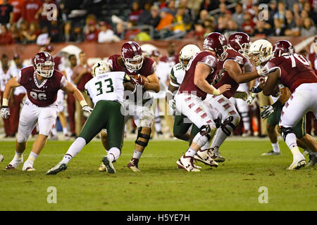 Philadelphia, Pennsylvania, USA. 21st Oct, 2016. USF and Temple in action during the game held at Lincoln Financial Field in Philadelphia Pa Credit:  Ricky Fitchett/ZUMA Wire/Alamy Live News Stock Photo