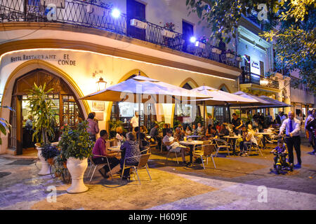Santo Domingo, Dominican Republic. Famous Hotel Restaurant EL CONDE, in El Conde street front Columbus Park. Stock Photo