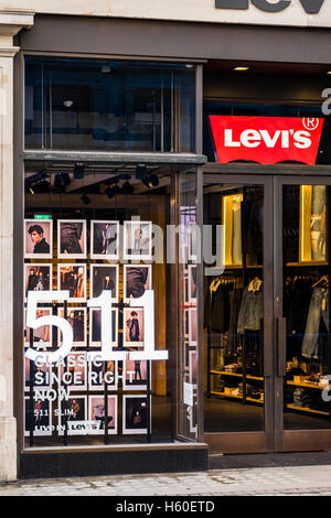 Levis store regent street hi-res stock photography - Alamy