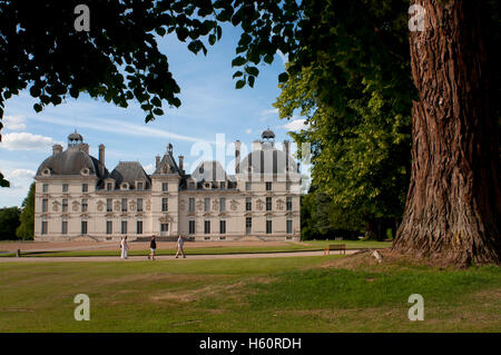 Cheverny Castle. Built between 1624 and 1630 by the sculptor-architect of Blois, Jacques Bougier. Loire Valley, France.  Chevern Stock Photo