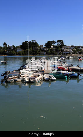 Boats moored in Marina, Rue Benoni Praud, Ile Aux Moines, Morbihan, Brittany, France Stock Photo