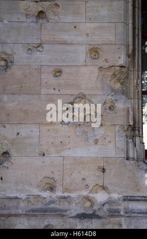 Wall with gun shot holes in Palais de Justice in Place du Marechal foch, Rouen, Haute Normandie, Normandy, France Stock Photo