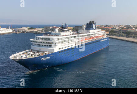 messina port sicily italy alamy cruise zenith leaving ship