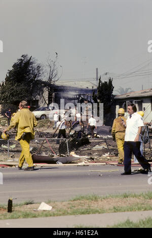 A mid-air collision between a Cessna 172 and a Pacific Southwest Airlines Boeing 727 caused both planes to crash into San Diego Stock Photo