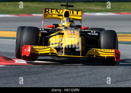 Motorsports, Robert Kubica, POL, in the Renault R30 race car, Formula 1 testing at the Circuit de Catalunya race track in Stock Photo