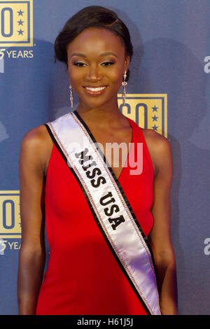 Deshauna Barber, Miss USA arrives on the red carpet for the USO Gala at the DAR Constitution Hall on October 20, 2016 in Washington DC. Stock Photo