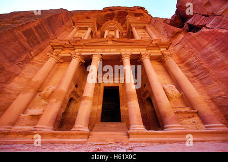 View of the Treasury, Al-Khazneh, Petra, Jordan Stock Photo