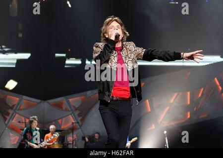 Las Vegas, NV, USA. 22nd Oct, 2016. Mick Jagger of The Rolling Stones in attendance for Rolling Stones Concert, T-Mobile Arena, Las Vegas, NV October 22, 2016. Credit:  James Atoa/Everett Collection/Alamy Live News Stock Photo