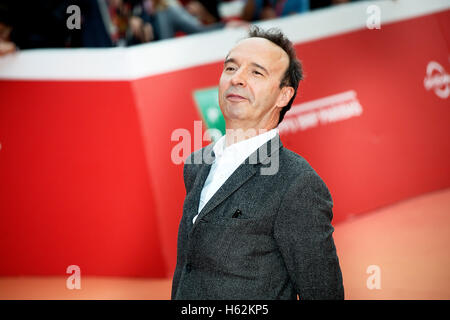 Rome, Italy. 23rd Oct, 2016. Roberto Benigni attends the red carpet during the Rome Film Fest 2016 Credit:  Silvia Gerbino/Alamy Live News Stock Photo