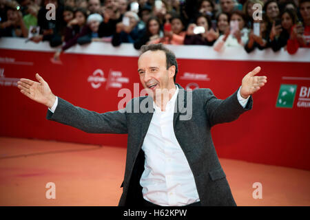 Rome, Italy. 23rd Oct, 2016. Roberto Benigni attends the red carpet during the Rome Film Fest 2016 Credit:  Silvia Gerbino/Alamy Live News Stock Photo