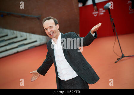 Rome, Italy. 23rd Oct, 2016. Roberto Benigni attends the red carpet during the Rome Film Fest 2016 Credit:  Silvia Gerbino/Alamy Live News Stock Photo