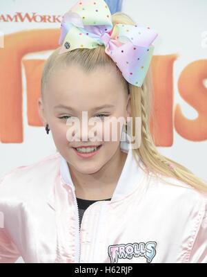 Los Angeles, CA, USA. 23rd Oct, 2016. Jojo at arrivals for TROLLS Premiere, The Regency Village Theatre, Los Angeles, CA October 23, 2016. Credit:  Dee Cercone/Everett Collection/Alamy Live News Stock Photo