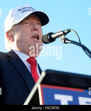 Naples, Florida, USA. 23rd Oct, 2016.  - Republican presidential nominee Donald Trump speaks at a campaign rally at the Collier County Fairgrounds in Naples, Florida on October 23, 2016. With just 16 days until the November election, Trump begins a two-day, five-city campaign swing through Florida with additional stops in St. Augustine, Tampa, Sanford, and Tallahassee. Credit:  Paul Hennessy/Alamy Live News Stock Photo