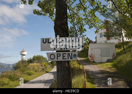 Ulvesund Lighthouse ('fyr') is a guest-house as well as a functioning lighthouse at Ulvesundet strait near Måløy, west Norway. Stock Photo