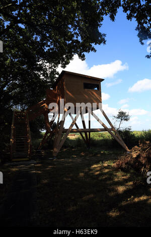 Bird hide on Réserve Naturelle des Marais de Séné, Route de Brouel, Sene, Brittany, France Stock Photo