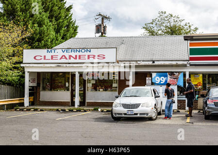 Mount Vernon Cleaners, 5640 Mount Vernon Memorial Highway, Alexandria, VA Stock Photo