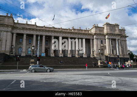 Melbourne has been named the most livable city in the world for 6 years in a raw (2016) Stock Photo