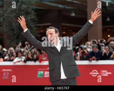 Rome, Italy. 23rd Oct, 2016. Italy, Rome, 23 October 2016 : The director and actor Roberto Benigni on the red carpet at the Rome Film Festival 2016 Photo Credit:  Fabio Mazzarella/Sintesi/Alamy Live News Stock Photo