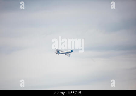 San Diego, California, USA. 24th Oct, 2016. President Barack Obama leaving San Diego on Air Force One from MCAS Mirmar Base on October 24, 2016 in San Diego, California. Credit:  The Photo Access/Alamy Live News Stock Photo