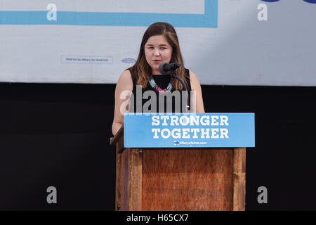 West Palm Beach, Florida, USA. 24th Oct, 2016. Adrianna Perry, Field Organizer addressing Presidential Candidate Hillary Clinton supporters at Meyer Amphitheater, West Palm beach, FL. October 24, 2016 Credit:  The Photo Access/Alamy Live News Stock Photo