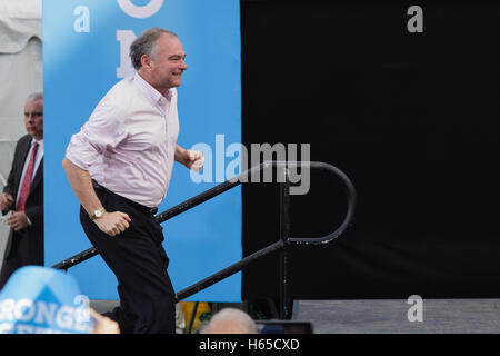 West Palm Beach, Florida, USA. 24th Oct, 2016. Vice Presidential Candidate Tim Kaine showing some energy for as he gets ready to address Presidential Candidate Hillary Clinton supporters at Meyer Amphitheater, West Palm beach, FL. October 24, 2016 © The P Stock Photo