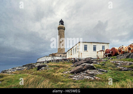 Ardnamurchan lighthouse and storage tanks for compressed air for foghorn at Ardnamurchan Point, Scottish Highlands, Scotland Stock Photo
