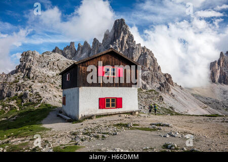 Hut beside Rifugio Locatelli, Tre Cime di Lavaredo, Sexten Dolomites, South Tyrol, Italy. Stock Photo