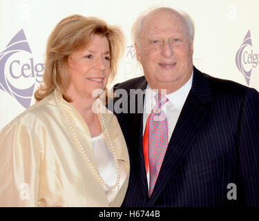 Richard Tucker Music Foundation president Barry Tucker attends The Salk Institute Benefit Concert 'Remembering Pavarotti' featuring performances by Renée Fleming and Plácido Domingo at the Dorothy Chandler Pavilion on September 25th, 2015 in Los Angles CA Stock Photo