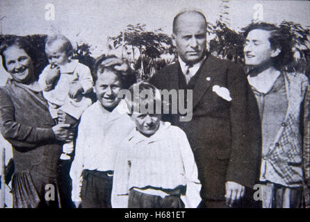 MUSSOLINI AND FAMILY Stock Photo - Alamy
