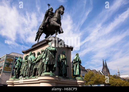 Germany, Cologne, equestrian statue Emperor Friedrich Wilhem III, King of Prussia at the Heumarket, in the background the cathed Stock Photo