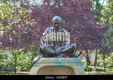 mahatma gandhi statue,  London   Tavistock Square Stock Photo