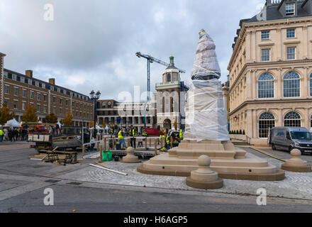 Poundbury, Dorset, UK. 26th Oct, 2016. UK Weather. Queen Mother square in Poundbury in Dorset being readied for the visit of The Queen tomorrow (Thursday 27th) for the unveiling of the statue of the Queen Mother. Also in attendance for the unveiling will be The Duke of Edinburgh, Prince Charles and Camilla. Picture Credit:  Graham Hunt/Alamy Live News Stock Photo