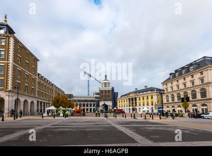 Poundbury, Dorset, UK. 26th Oct, 2016. UK Weather. Queen Mother square in Poundbury in Dorset being readied for the visit of The Queen tomorrow (Thursday 27th) for the unveiling of the statue of the Queen Mother. Also in attendance for the unveiling will be The Duke of Edinburgh, Prince Charles and Camilla. Picture Credit:  Graham Hunt/Alamy Live News Stock Photo