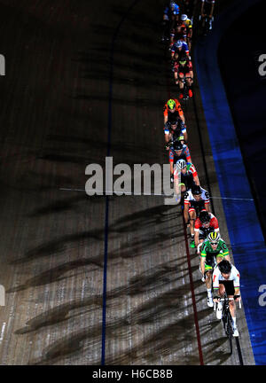 Great Britain's Sir Bradley Wiggins leads the field in the Madison Chase during day two of the Six Day Event at Lee Valley Velopark, London. Stock Photo